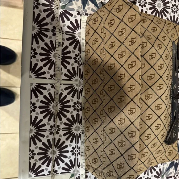 Dooney Bourke Vintage Canvas handbag Leather trim Nice - Picture 7 of 7